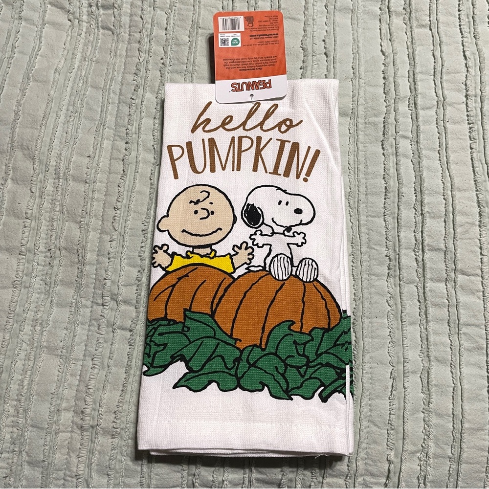 New Peanuts White and Orange Pumpkin Towels